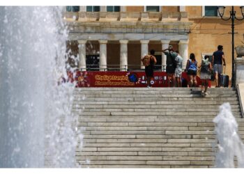 La misura è stata presa anche a Creta a causa delle temperature