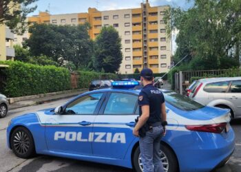 L'uomo bloccato dagli agenti della Questura di Monza