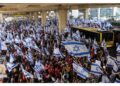 Migliaia di dimostranti all'aeroporto di Tel Aviv