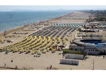 Cinque interventi uno dopo l'altro sulla spiaggia della Bufalara