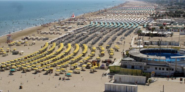 Cinque interventi uno dopo l'altro sulla spiaggia della Bufalara