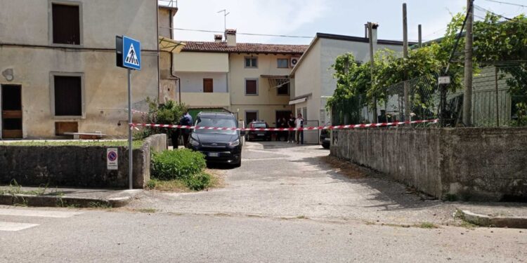 Gesto non legato all'omicidio. Fu lui a trovare la madre