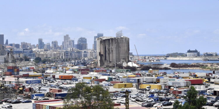 Una marcia silenziosa attraversa la città