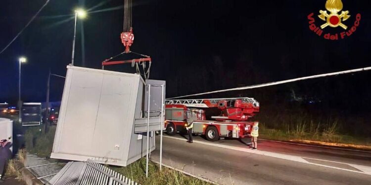 Decine di richieste per alberi caduti nel Varesotto