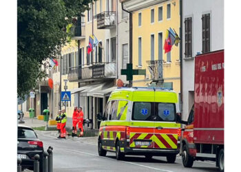 Rischiava sequestro delle armi. Negoziatori da stamani in Friuli