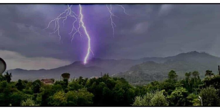 Prima fase allerta arancione picchia sul Levante ligure