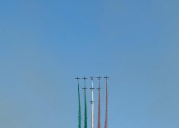 Esibizione al Poetto di Cagliari per i 100 anni dell'Aeronautica