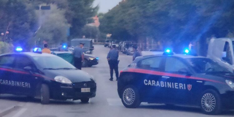 Bloccato a Falconara dai carabinieri con l'arma del delitto