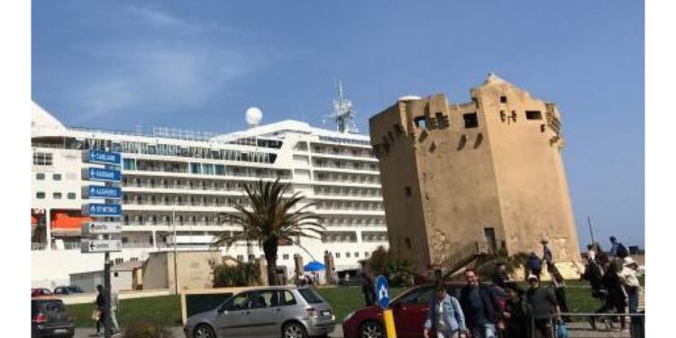 Turista fermato all'imbarco sulla nave da Porto Torres