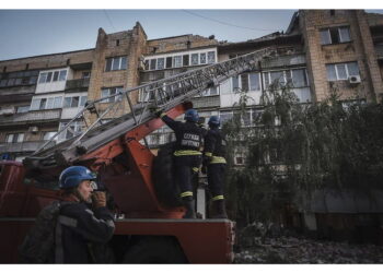 Missili russi contro un edificio residenziale nel Donetsk