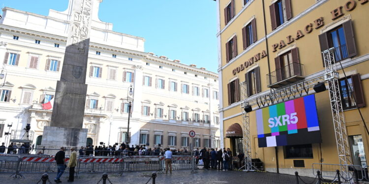 La cerimonia al via dalle 11.30. Il carro scortato da corazzieri