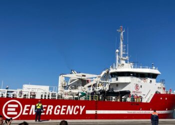 L'imbarcazione di Emergency al porto