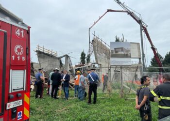 Stavano costruendo un solaio