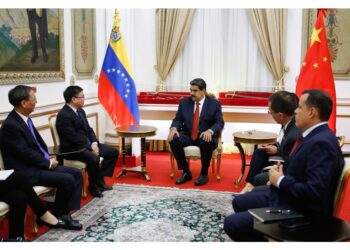 Presidente venezuelano in visita di stato da Xi Jinping