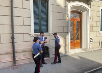 Carabinieri al lavoro per comprendere le ragioni della strage