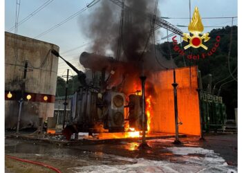 Vigili del fuoco al lavoro dalle due a Solbiate