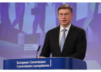 Commissario Dombrovskis vede 'rischi in termini di reputazione'