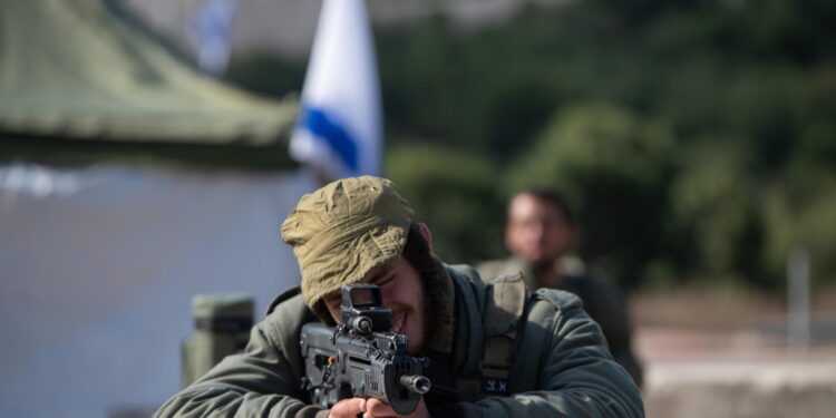 Lungo la Linea Blu di demarcazione con Israele