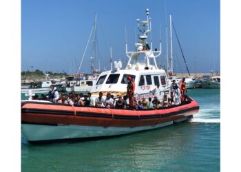 Erano a bordo di barche a vela soccorse in mare aperto