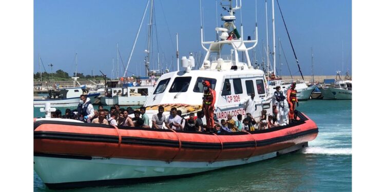 Erano a bordo di barche a vela soccorse in mare aperto