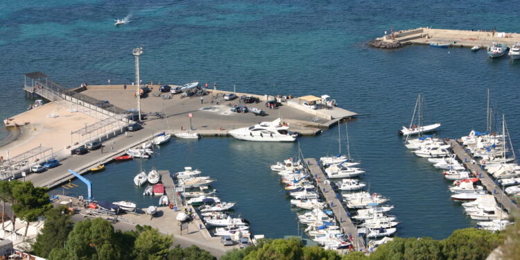 Vittima una 67enne appena sbarcata da una nave da crociera