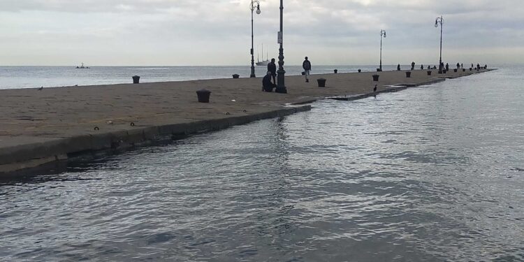 La passeggiata al mare non è allagata