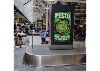 Prime immagini della campagna di promozione in aeroporto Londra