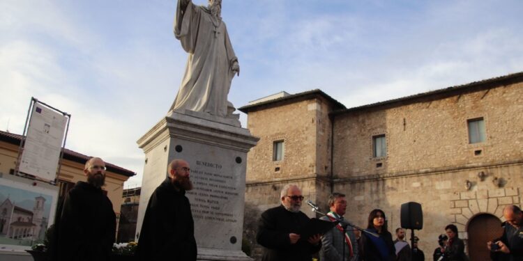 La messa torna nella chiesa distrutta dal terremoto