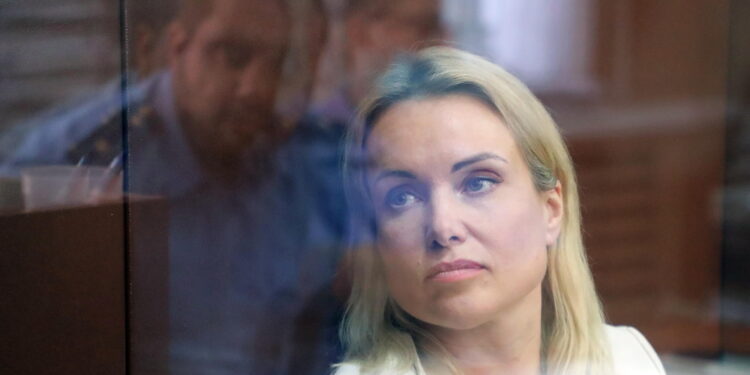 Il processo a Marina Ovsyannikova in contumacia