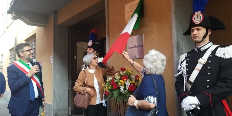 Apposta dal Comune del Cuneese in via Donaudi