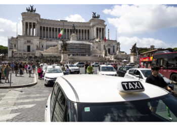 'Tre euro a corsa'. In Campidoglio tavolo aperto sulle licenze