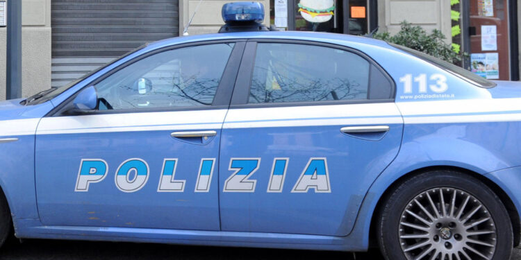 Vittima un cinquantenne: ferite da arma da taglio a una gamba