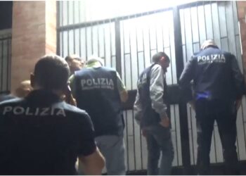 Accusato anche di avere violato le banche dati forze ordine