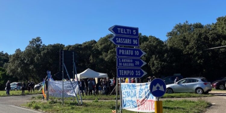 Ancora chiuso il ponte di Monte Pino