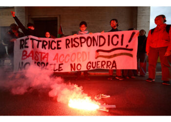 A Roma ragazzi lasciano la facoltà di Scienze politiche