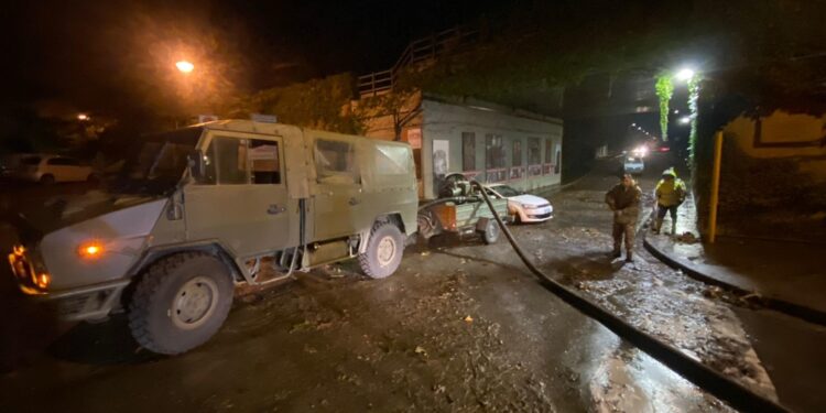 A Quarrata. Più corsi d'acqua sopra livelli guardia nella notte