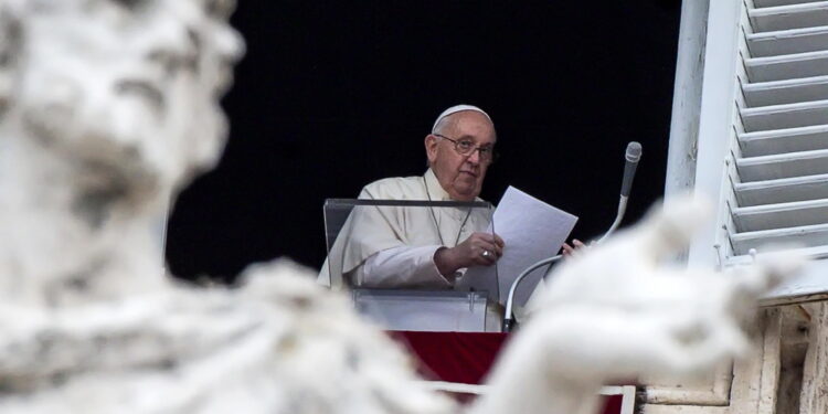 Angelus. 'Pensiamo ai bambini