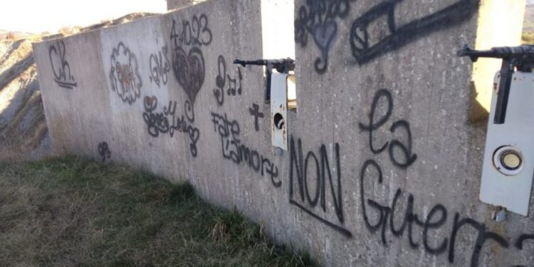 Comparse scritte e simboli