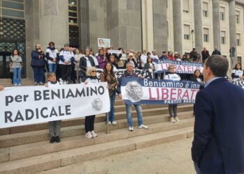 Sit-in al Tribunale di Cagliari per scarcerazione pastore sardo