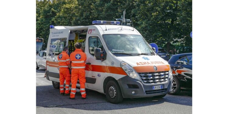 L'incidente intorno alle 15 in viale Papiniano