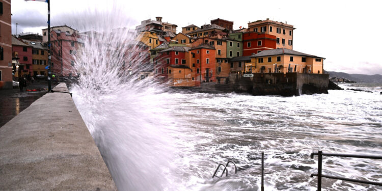 Non ci sono feriti. Danni lungo tutta la costa