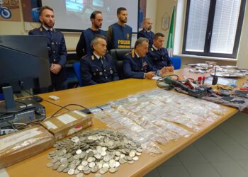 Si fingevano agenti o tecnici per entrare in casa