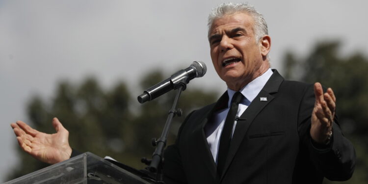 Lapid: 'Lavorare per portare a casa anche altri rimasti a Gaza'