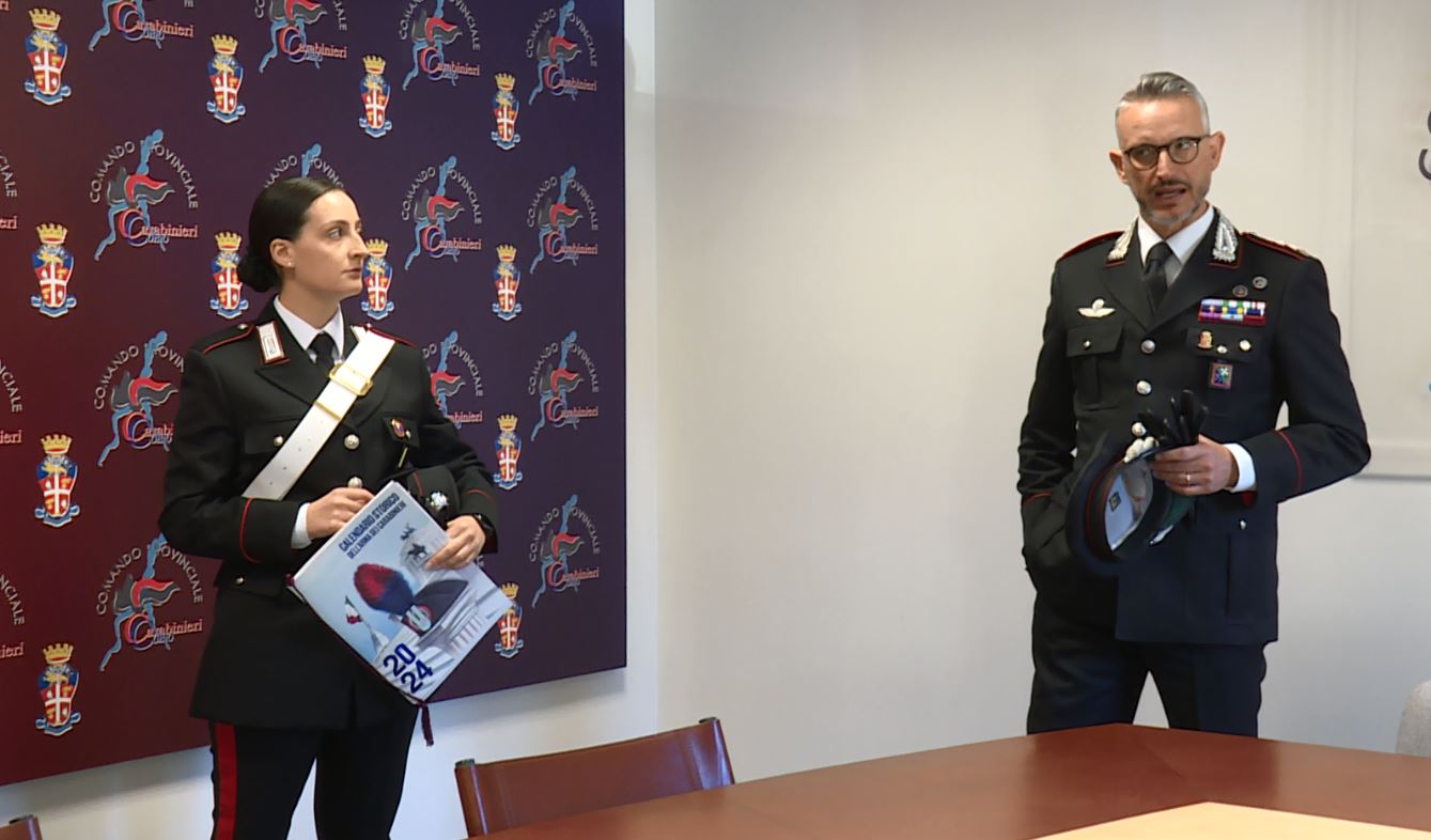 I carabinieri e le comunità, presentato il calendario storico dell'Arma 2024  - EspansioneTv