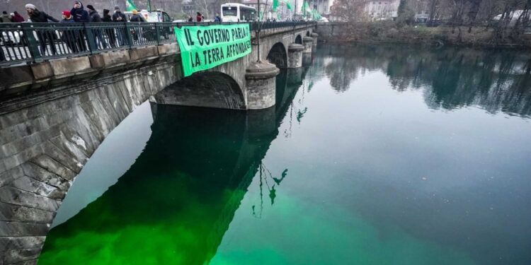 "Alla Cop28 i governi stanno parlando senza agire"