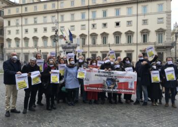 Flash mob davanti Parlamento e Chigi