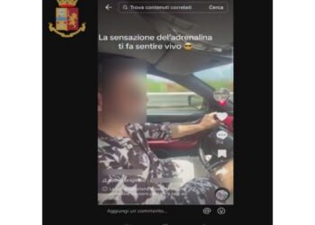 In autostrada tra Siracusa e Avola in Maserati