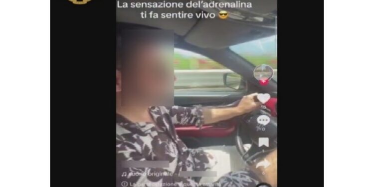 In autostrada tra Siracusa e Avola in Maserati