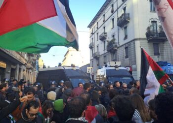 Diverse migliaia di persone arrivate in piazzale Loreto