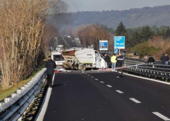 Nel Sassarese un commando di otto banditi ha sparato sul furgone